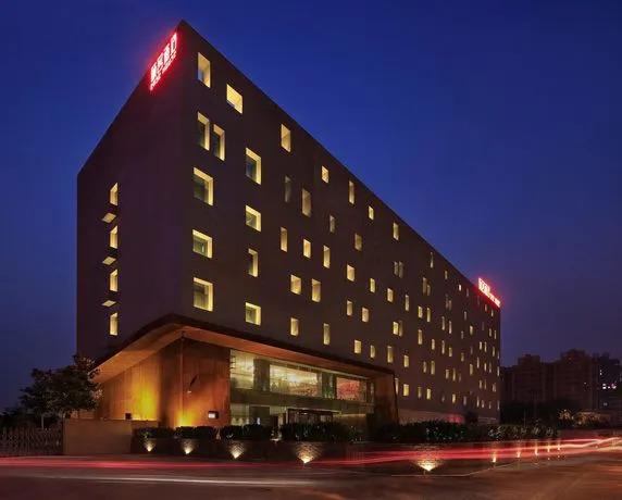 Лоян: Ease House Hotel