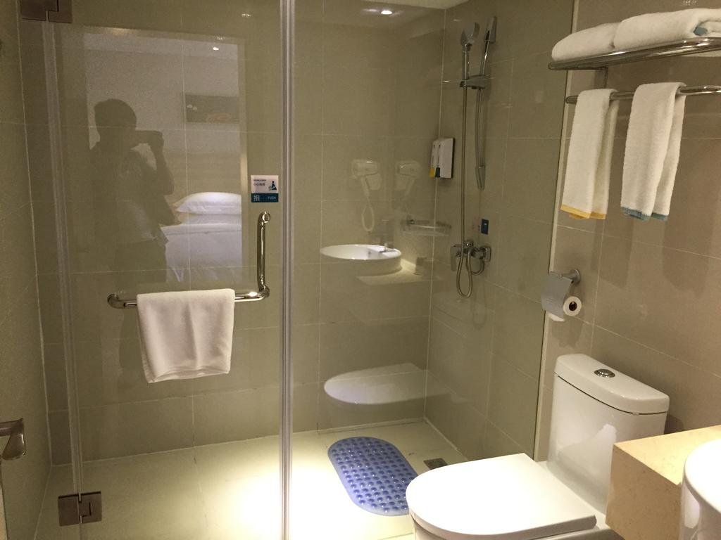 Хуайхуа: City Comfort Inn Huaihua Railwaya Square
