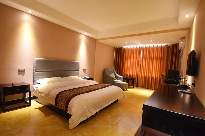 Чжэнчжоу: DengFengPuRui Hotel