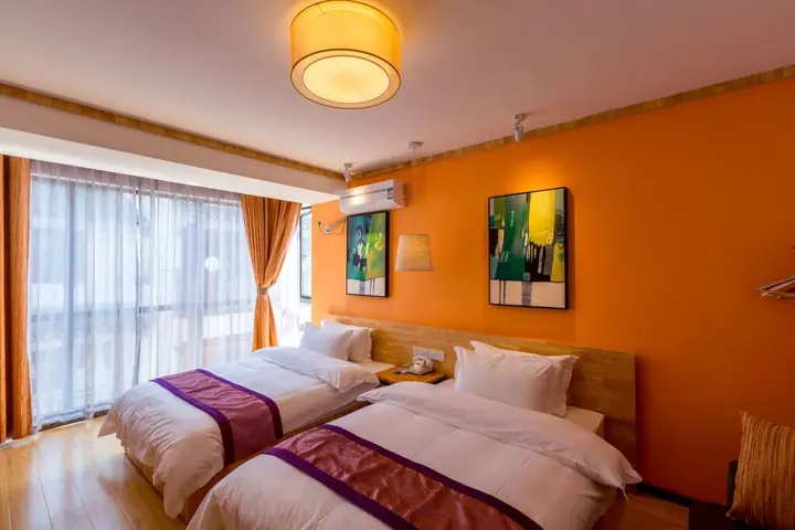 Гуйлинь: Moon Flower Hotel