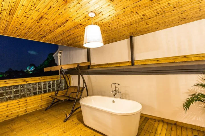Гуйлинь: Moon Flower Hotel