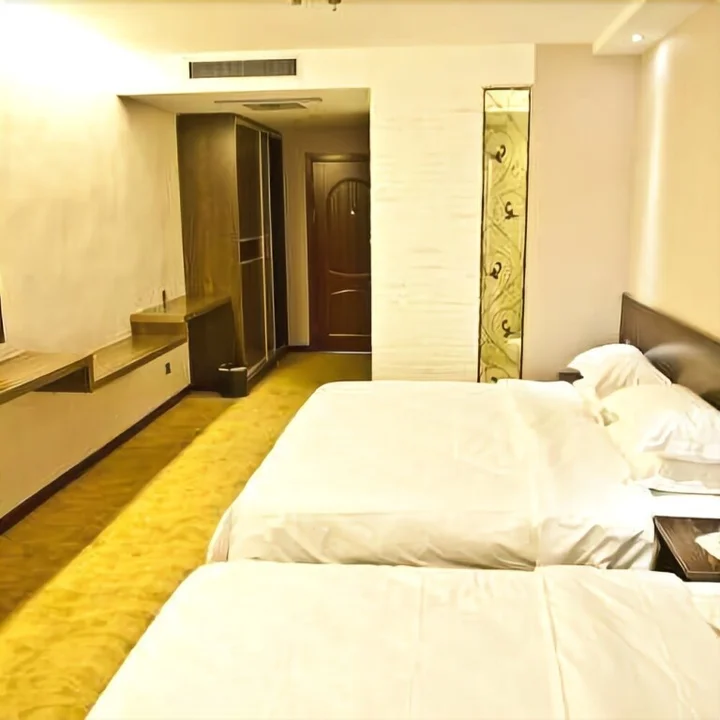 Яньтай: Prague Town Hotel