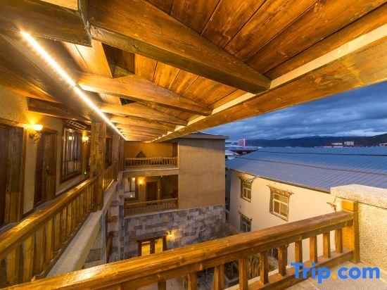 Шангри-Ла: Tseten Wangmo Resort