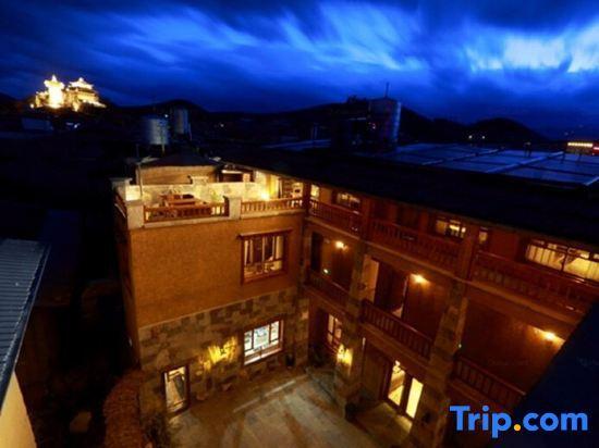 Шангри-Ла: Tseten Wangmo Resort
