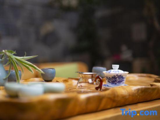 Шангри-Ла: Tseten Wangmo Resort