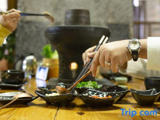 Шангри-Ла: Tseten Wangmo Resort