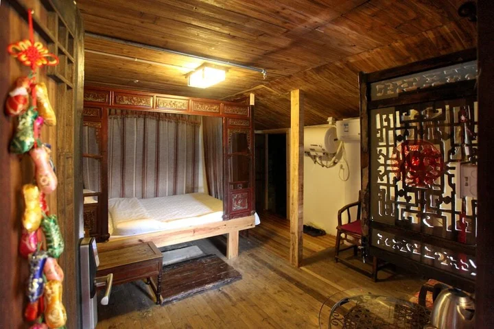 Хуаншань: Huangshan old street courtyard