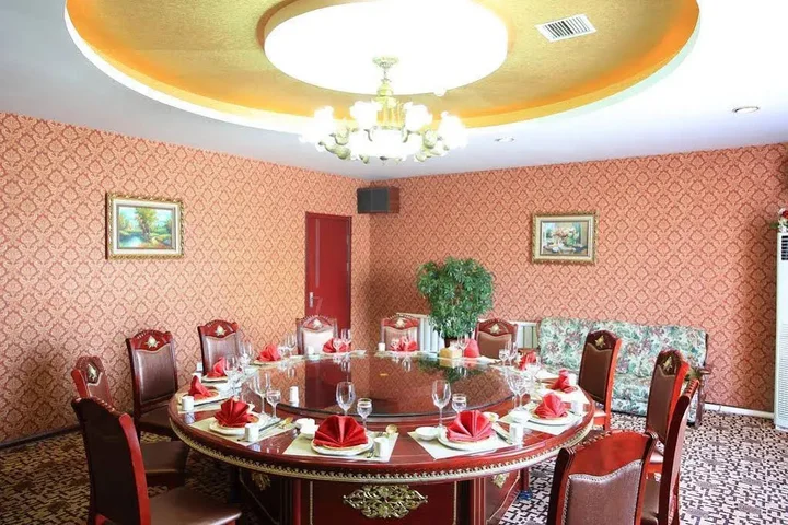 Далянь: Dalian Haiyuwang Hotel