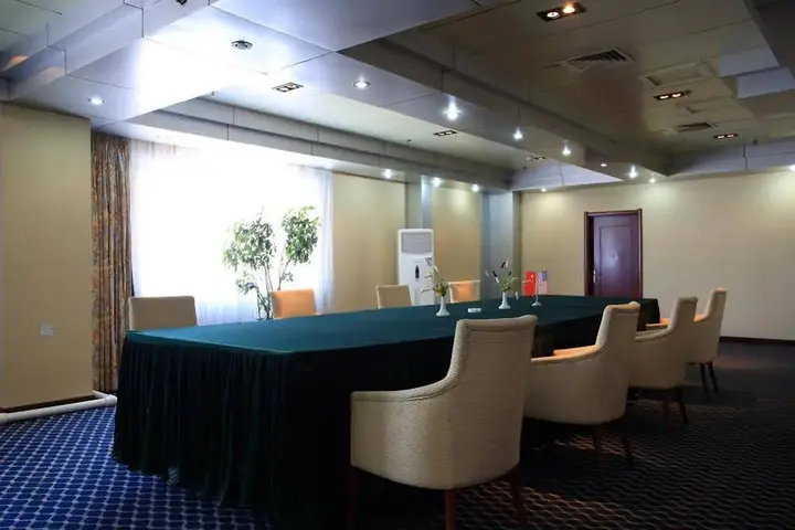 Далянь: Dalian Haiyuwang Hotel