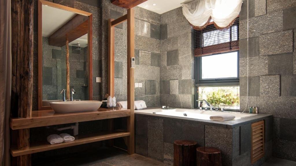 Дали: Dali Mu Cun Resort