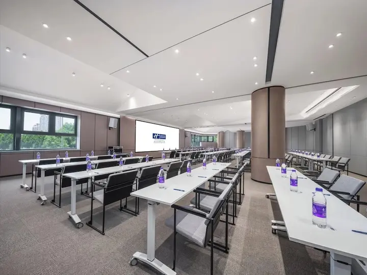 Чжэнчжоу: Holiday Inn Express Zhengzhou Garden Road by IHG