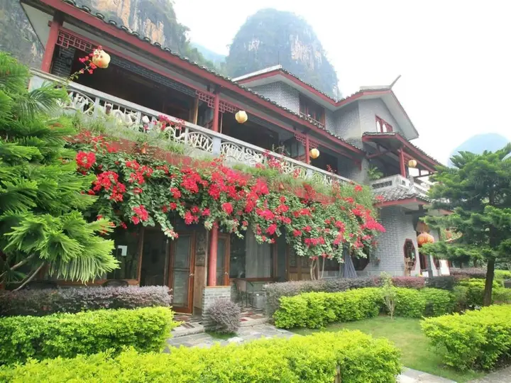 Яншо: Yangshuo Mountain Retreat