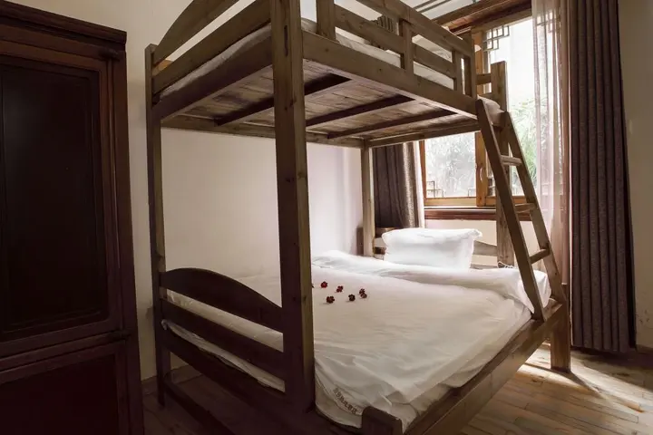 Яншо: Yangshuo Mountain Retreat