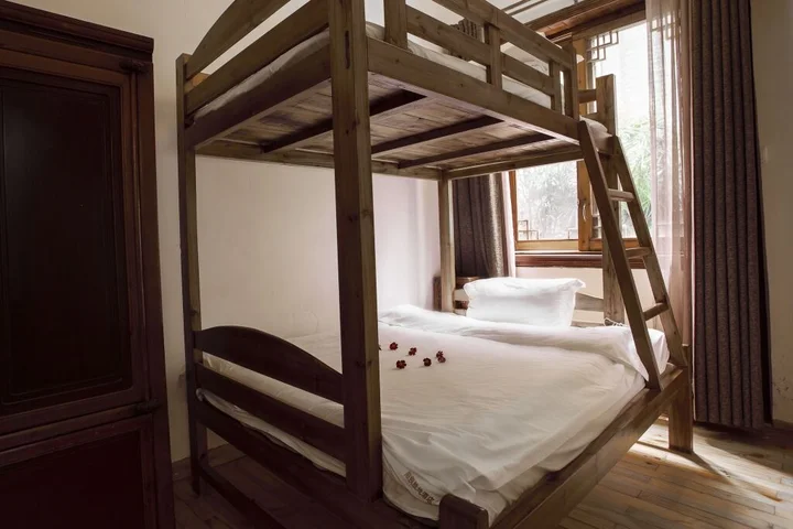 Яншо: Yangshuo Mountain Retreat
