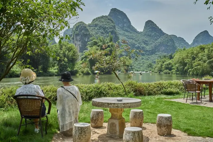 Яншо: Yangshuo Mountain Retreat