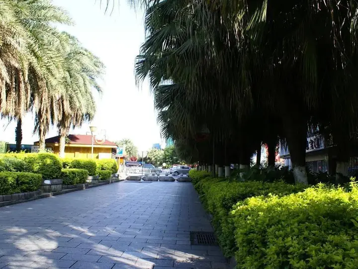 Гуйлинь: Guilin Lakeside Inn