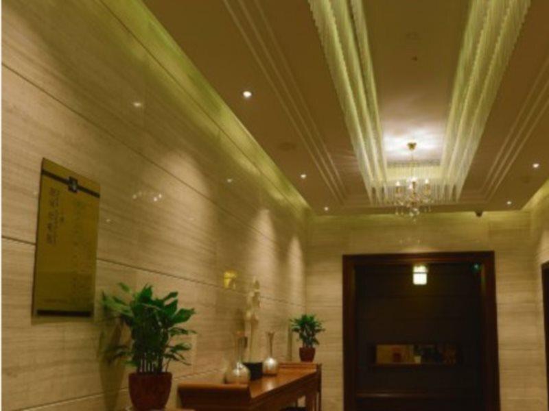 Лоян: Linghang International Hotel