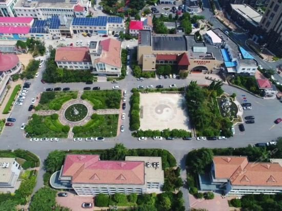 Циндао: Sea Shore Garden Hotel Qingdao