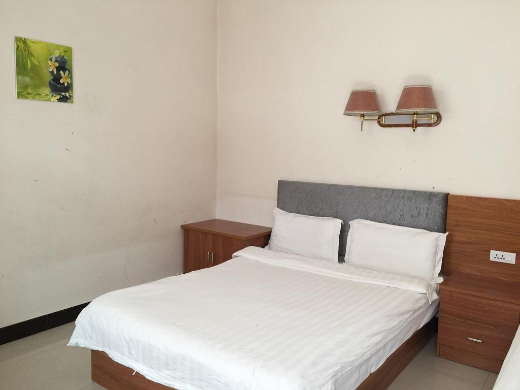 Вэйнань: Huashan Xinghe Holiday Resort