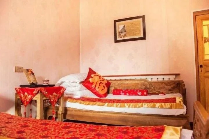 Цзиньчжун: Lv Inn