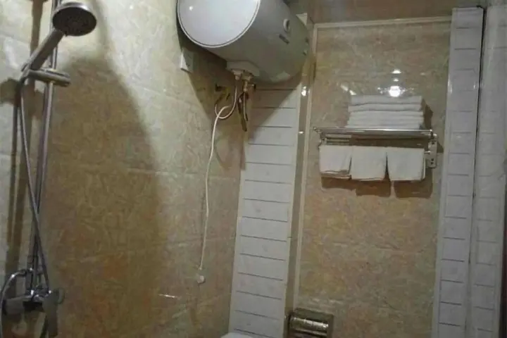 Цзиньчжун: Lv Inn