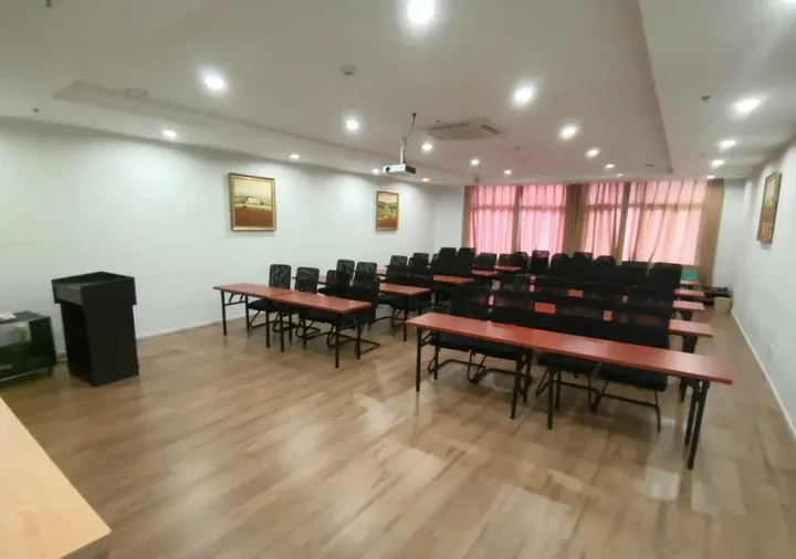 Чунцин: Hanting CQ Cen Nanping Ped