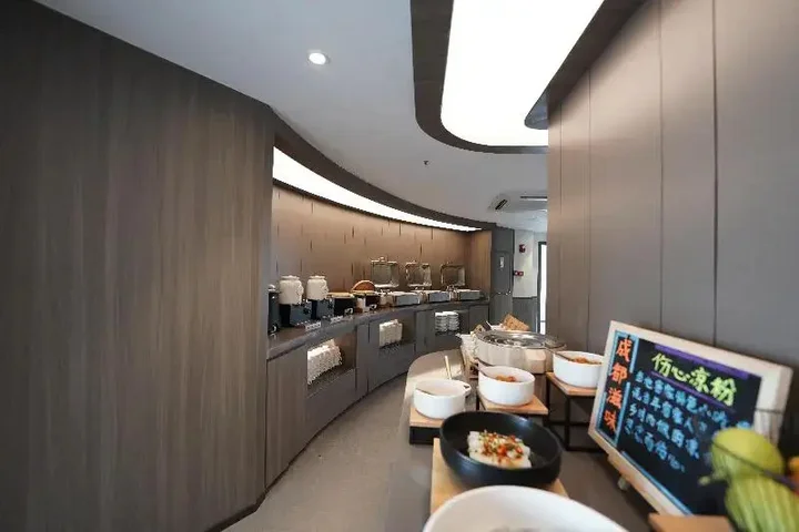 Чэнду: Hanting Hotel (Chengdu Huayang)