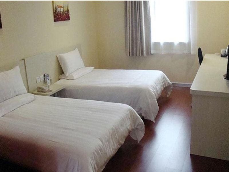 Чэнду: Hanting Hotel (Chengdu Huayang)