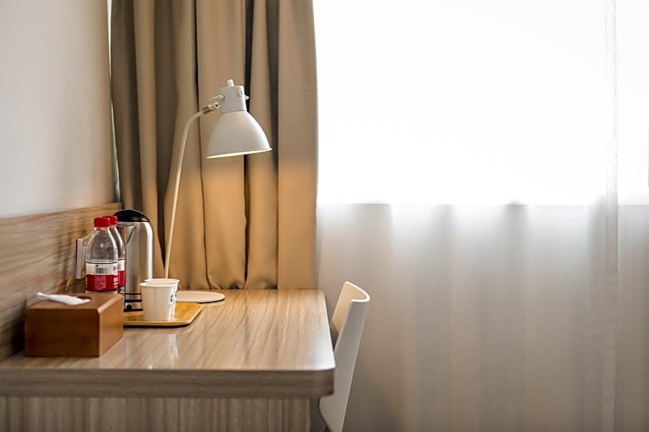 Шанхай: Hotel Hanting Express Shanghai Jing'an Temple New Branch