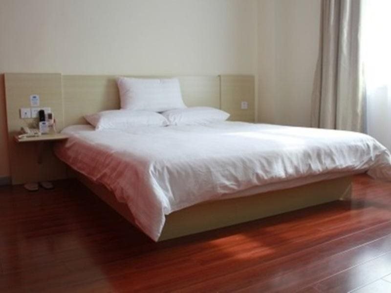 Циндао: Hanting Hotel Qingdao Zhanqiao Qianhai Liqun