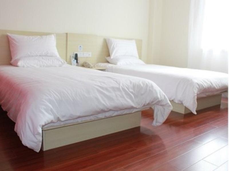 Циндао: Hanting Hotel Qingdao Zhanqiao Qianhai Liqun