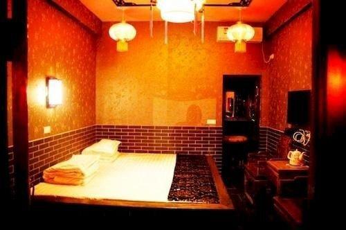 Цзиньчжун: Yijingxuan boutique lnn