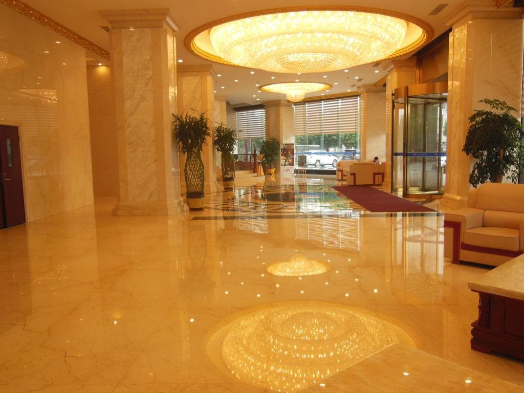 Фошань: Dongjiang International