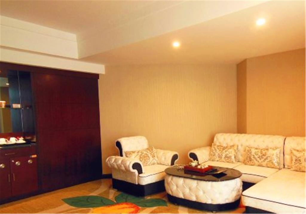 Фошань: Dongjiang International