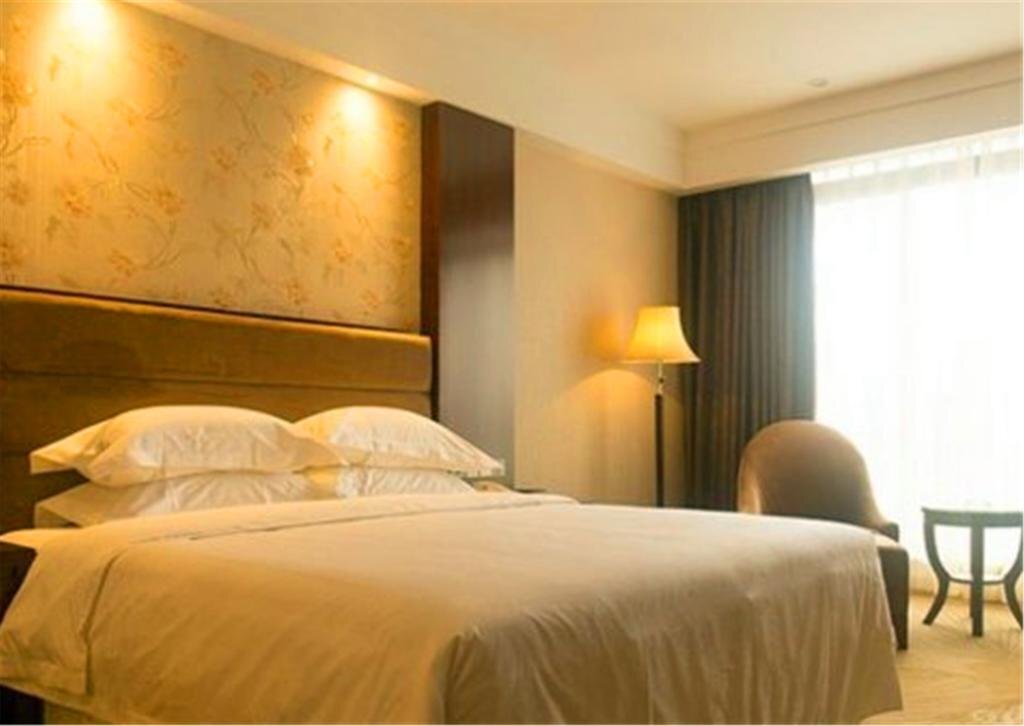 Фошань: Dongjiang International