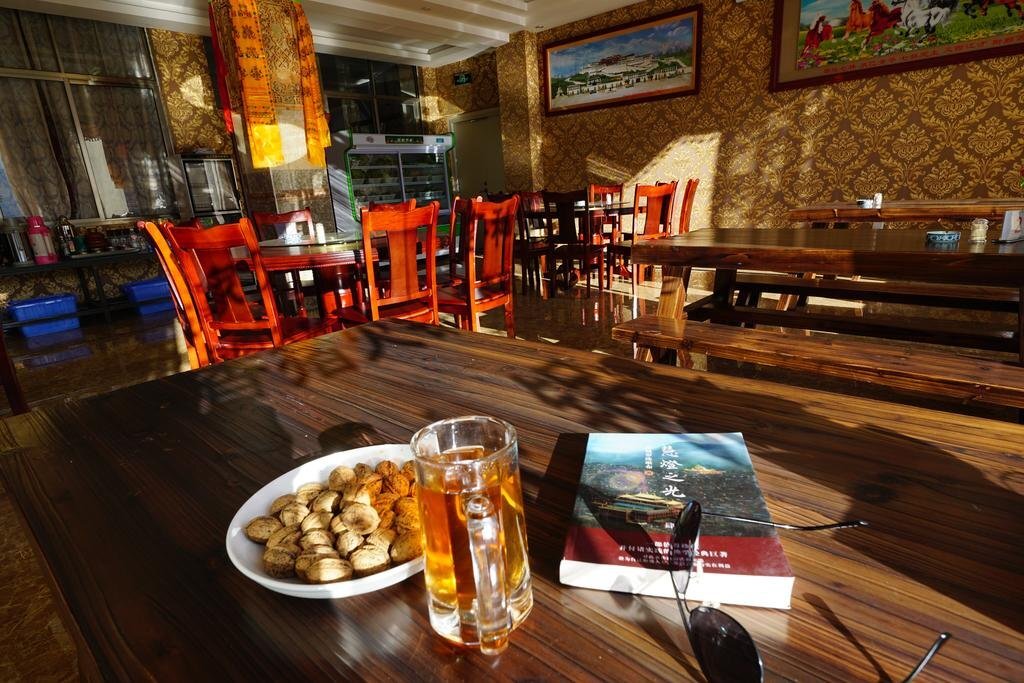 Шангри-Ла: Pin Song Chu Hotel