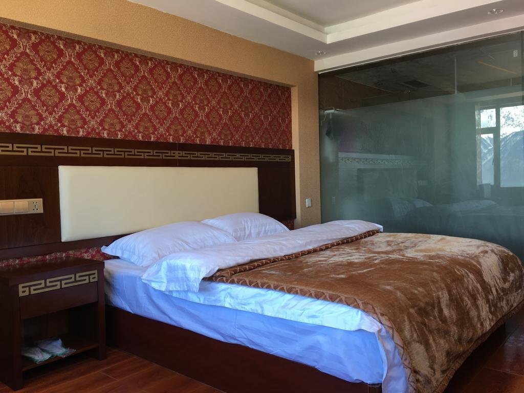 Шангри-Ла: Pin Song Chu Hotel