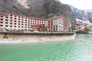 Шангри-Ла: Balagezong Tibetan Ecological Hotel