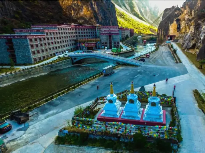 Шангри-Ла: Balagezong Tibetan Ecological Hotel
