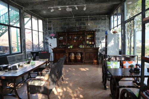 Яншо: Yun Shan Zhu Shui Inn