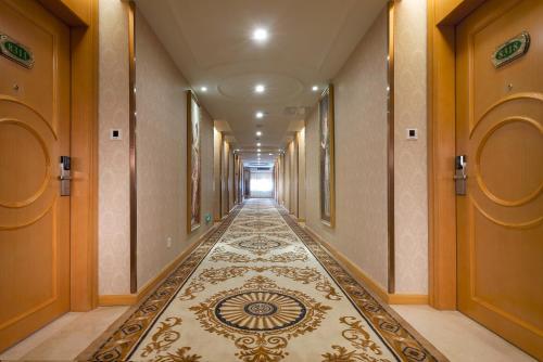 Шэньчжэнь: Vienna Hotel Shenzhen Baoneng City Plaza Branch