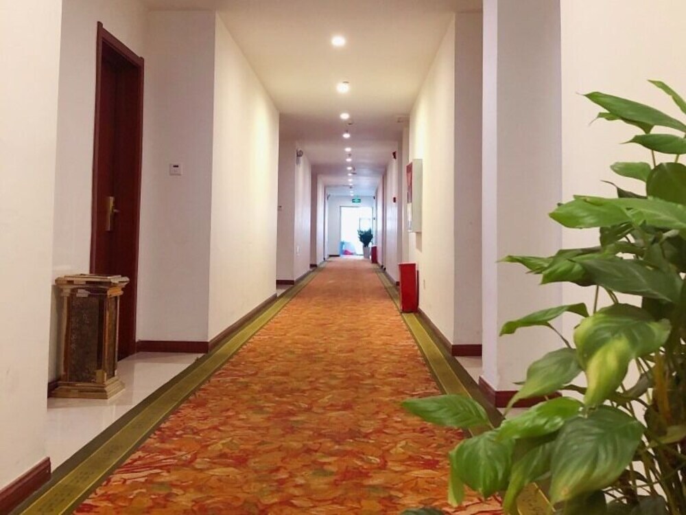GreenTree Inn Chengdu Chongzhou Shiji Avenue Longteng Decorative City — фото 3