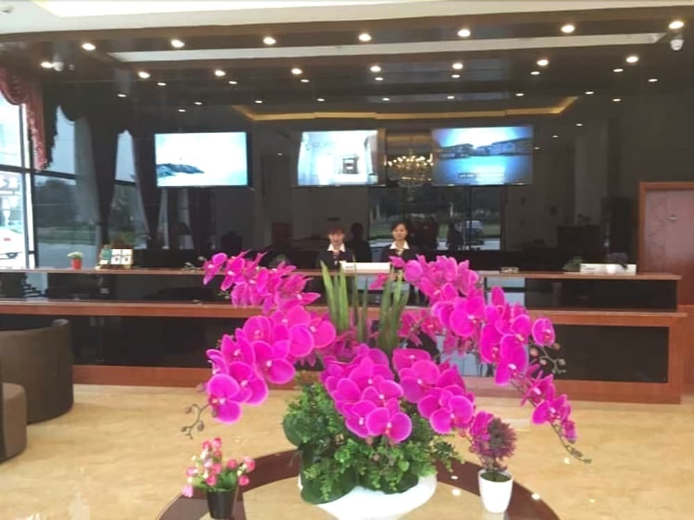 Чэнду: GreenTree Inn Chengdu Chongzhou Shiji Avenue Longteng Decorative City