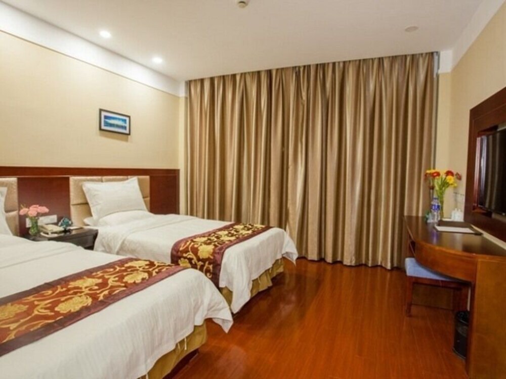 Чэнду: GreenTree Inn Chengdu Chongzhou Shiji Avenue Longteng Decorative City