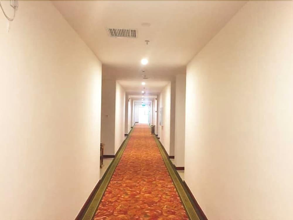 Чэнду: GreenTree Inn Chengdu Chongzhou Shiji Avenue Longteng Decorative City