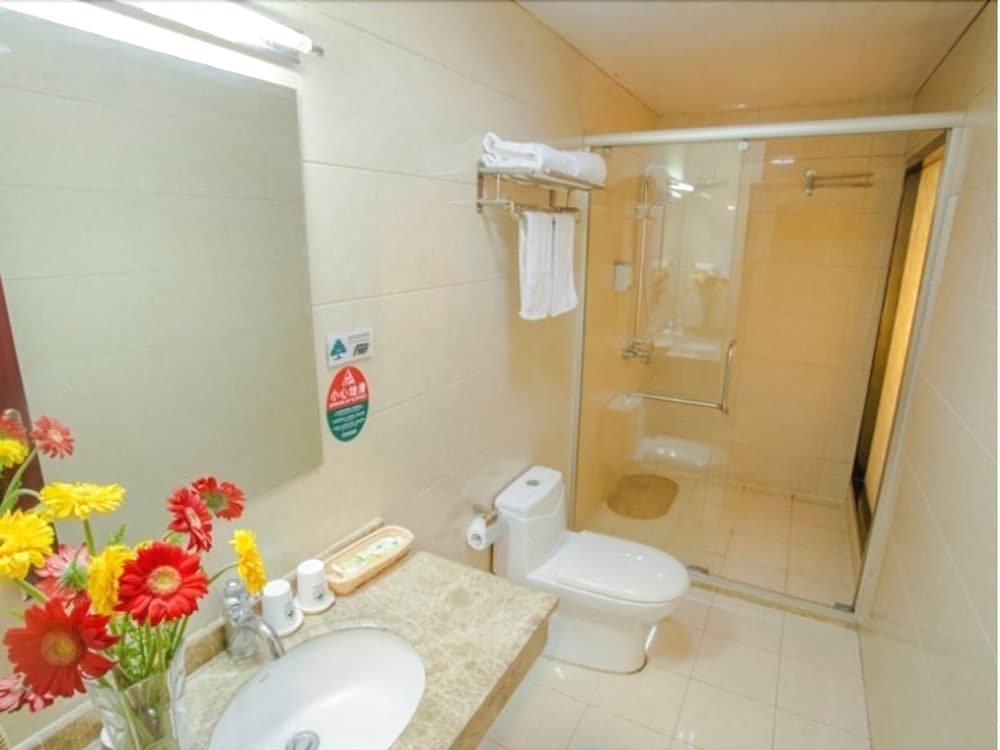 Чэнду: GreenTree Inn Chengdu Chongzhou Shiji Avenue Longteng Decorative City
