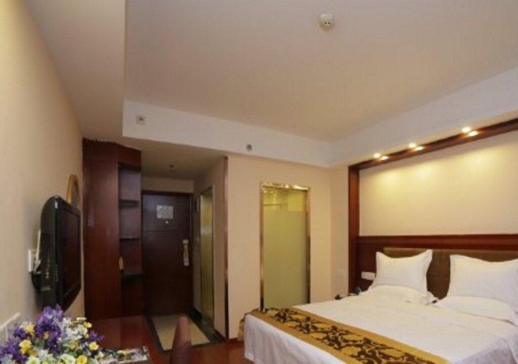 Аньцин: GreenTree Inn AnHui AnQing Wuyue Plaza Business Hotel
