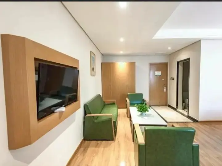 Бэйхай: GreenTree Inn HePu Huanzhu South Road Transit Center Express Hotel