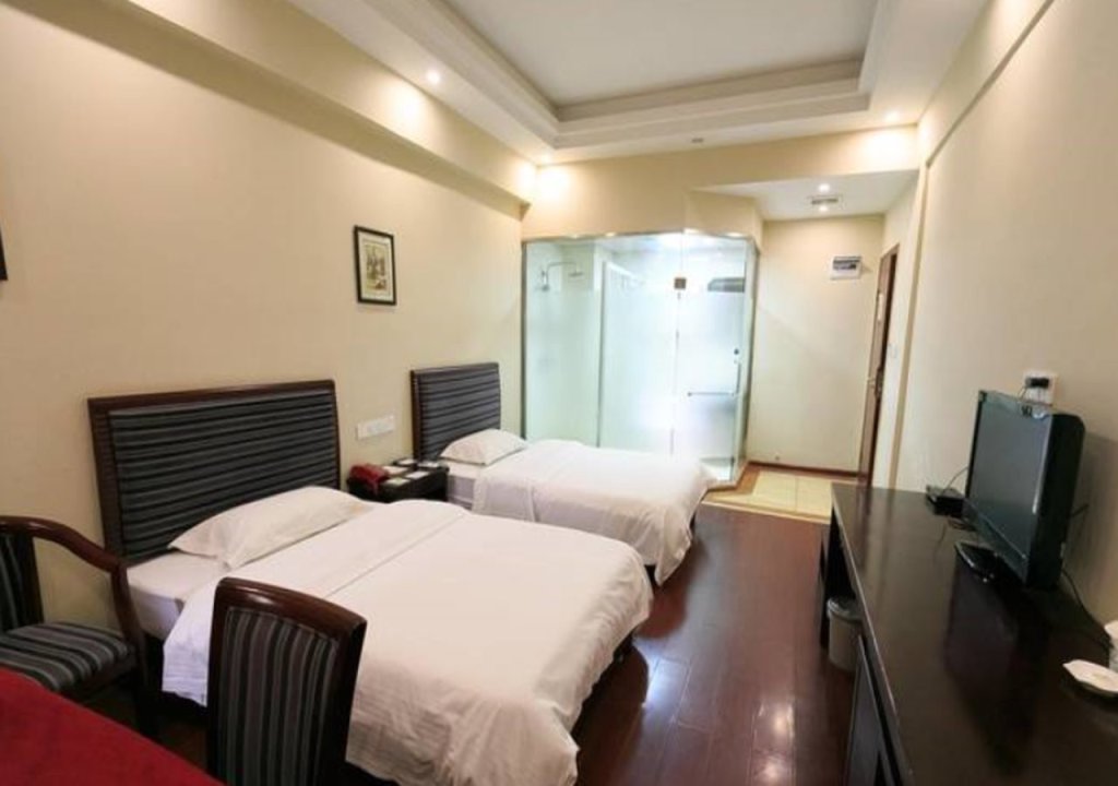 GreenTree Inn Guangxi Liuzhou Railway Station Hongguang Road Express Hotel — фото 1