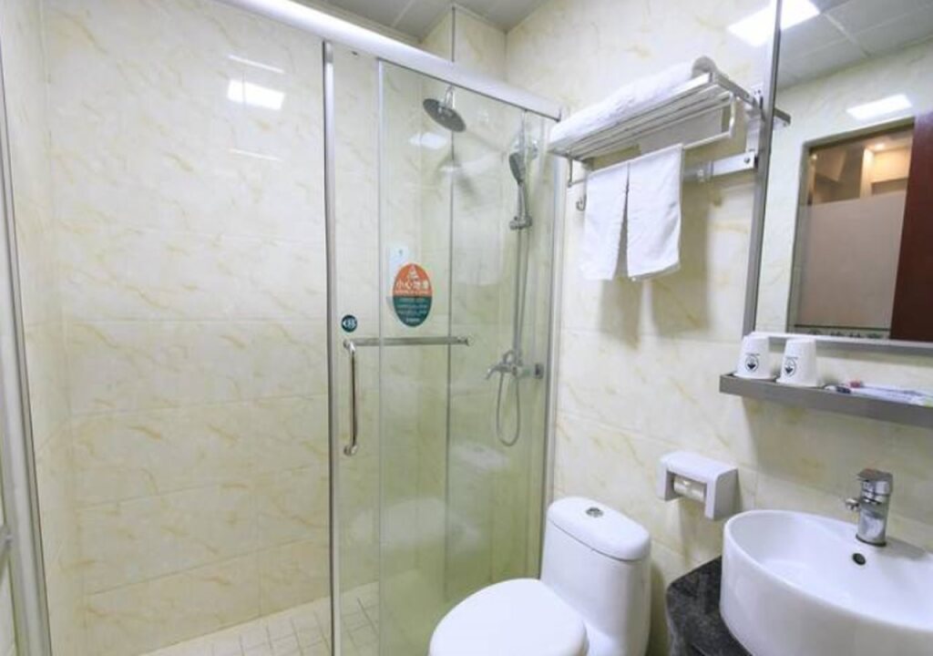 Лючжоу: GreenTree Inn Guangxi Liuzhou Railway Station Hongguang Road Express Hotel